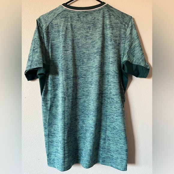 Yonex Men’s Performance Tennis Shirt Small - Picture 2 of 3